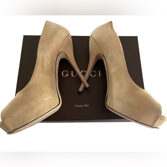 GUCCI 💥HOST PICK💥Gucci Tan Suede Peep Toe Stilettos Size EU40 with Box - Picture 7 of 12